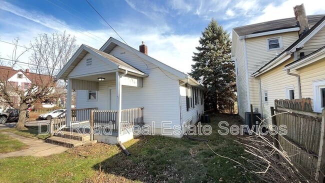 Photo - 717 N D St