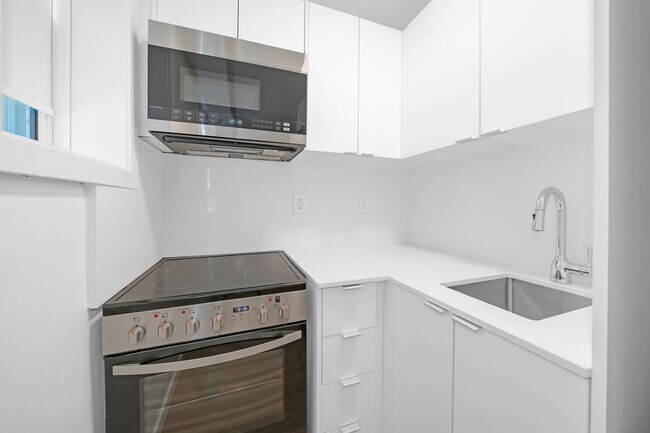 26 Balmoral Ave Unit 106