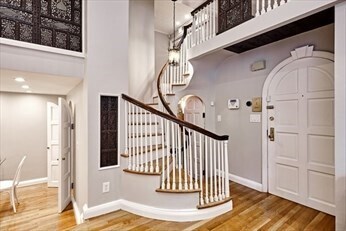 Photo - 124 Beacon St Unidad 1F