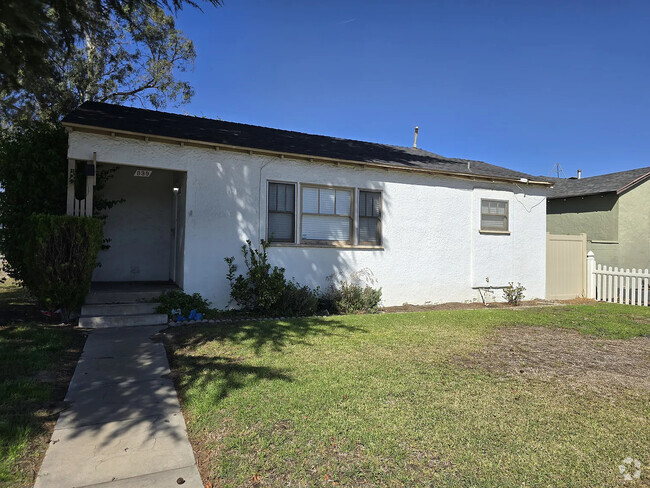 Building Photo - 939 E Olive St Rental