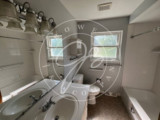 Photo - "Charming upgraded 3 bedroom home in Holland.