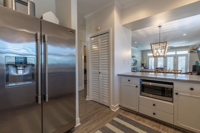 Photo - UNFURNISHED UNIT! NOW SHOWING!  Stunning t...