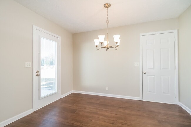 Photo - 2834 Wellington Pl