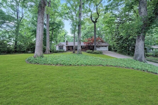 Photo - 5592 Colton Dr NE