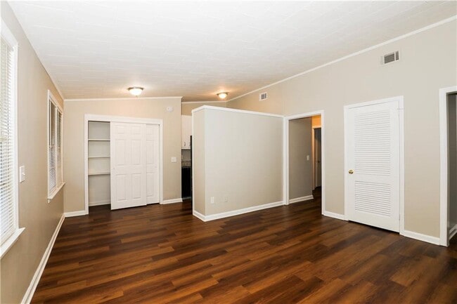 Photo - 1055 Pine St NE