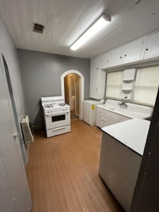 Come take a look at this 3bedroom 2bath Rental House Rental in