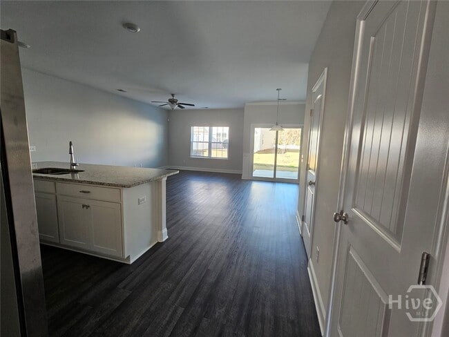 Photo - 325 Gov Gwinnett Way