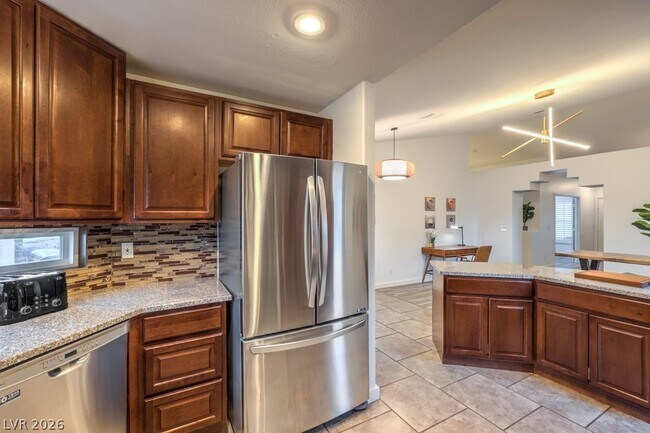 Photo - 549 Brigadier St