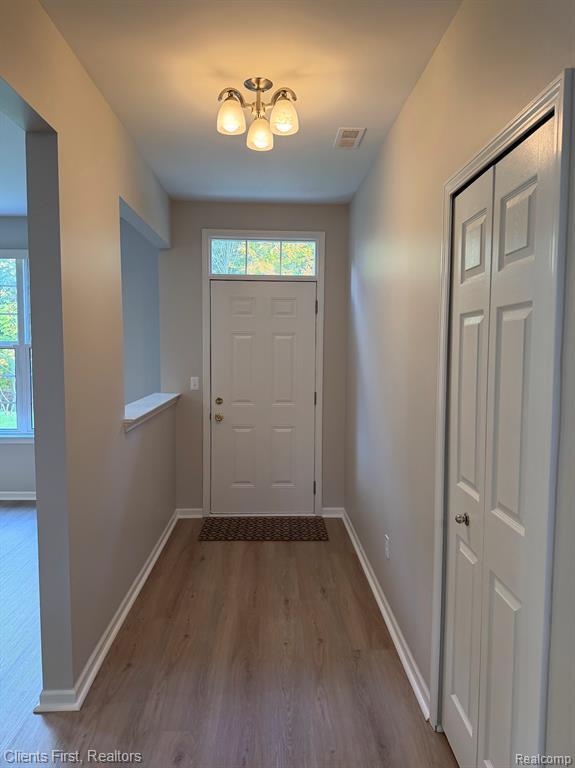 Photo - 16040 Morningside