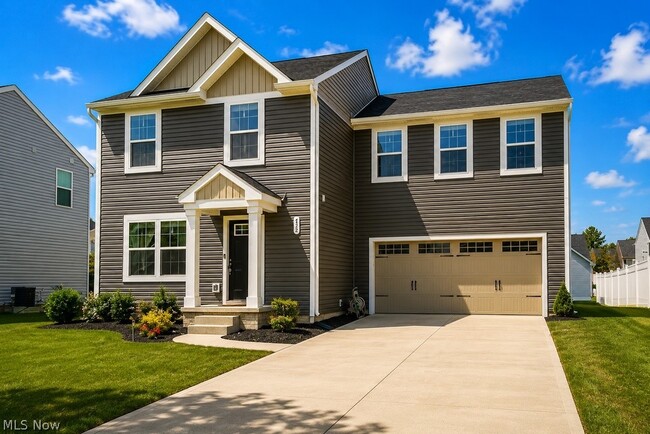 Building Photo - 472 Roberta Dr