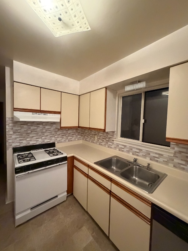 Building Photo - 411 McGuigan Pl