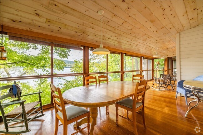 Building Photo - 1519 S Lake Rd Rental