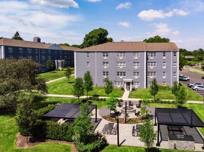 Chestnut Hill Village Apartments