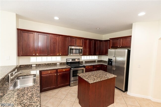 Photo - 17007 Tremont St