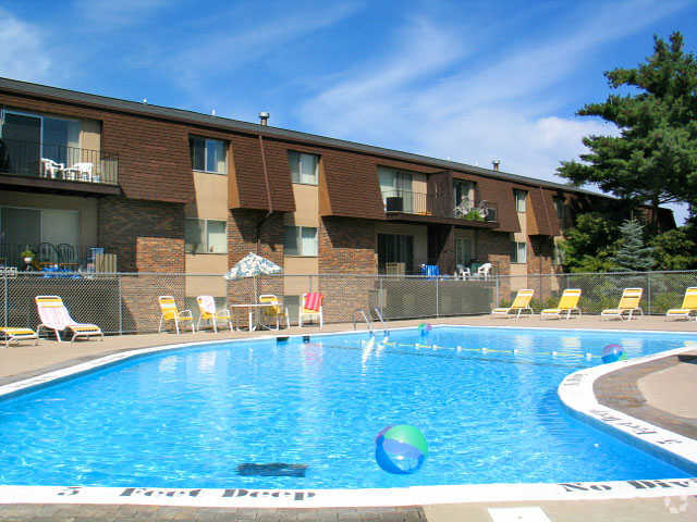 Shimmering Pool - Gaslight Village Rental