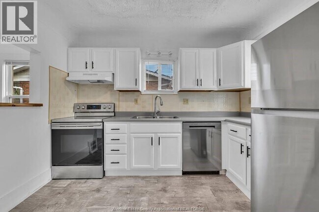 Photo - 928 Lacasse Blvd