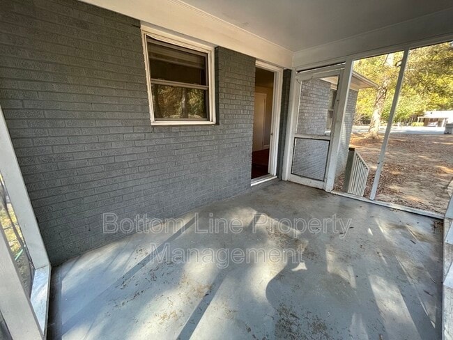 Photo - 725 Tom Sadler Rd