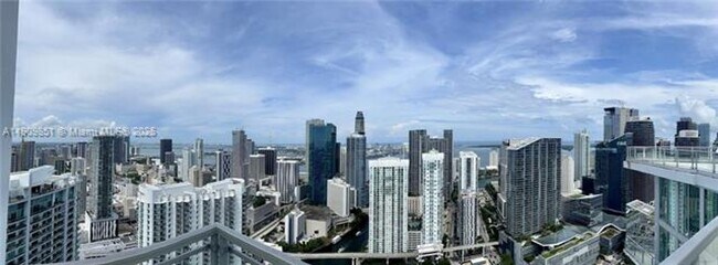 Photo - 92 SW 3rd St Unidad 92 SW 3rd St PH5213