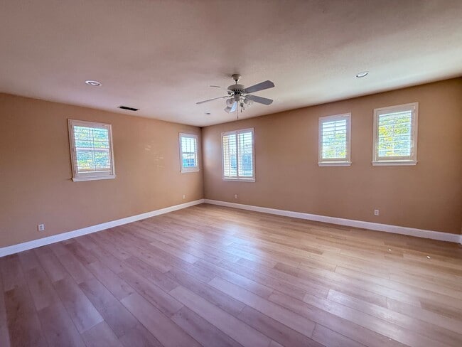 Photo - 2205 Maloney Dr
