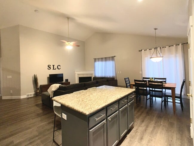Photo - 1849 Stallion Ln