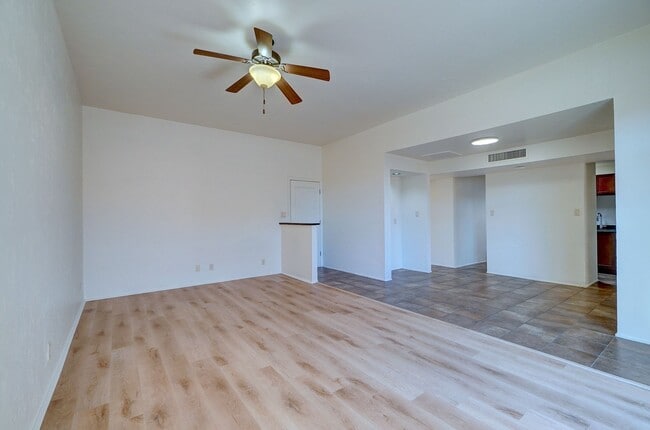 Photo - Riverside Suites
