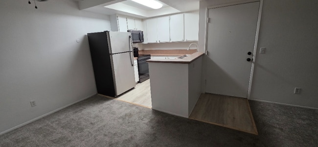 Building Photo - 5934 Rancho Mission Rd Unit 108