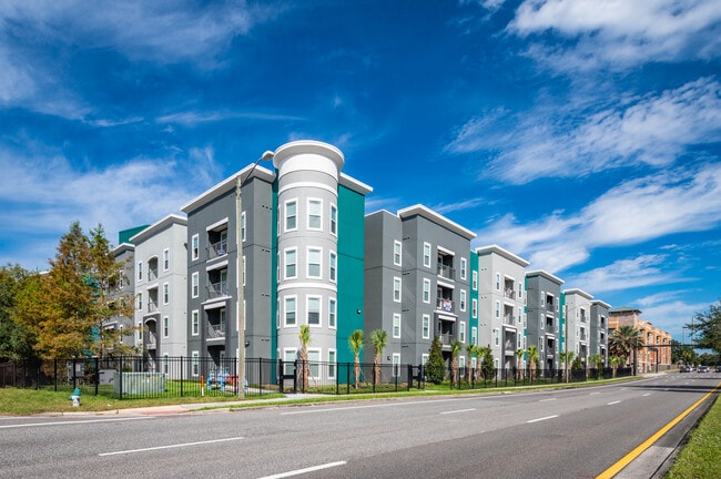 Photo - The Aves @ Twelve 100