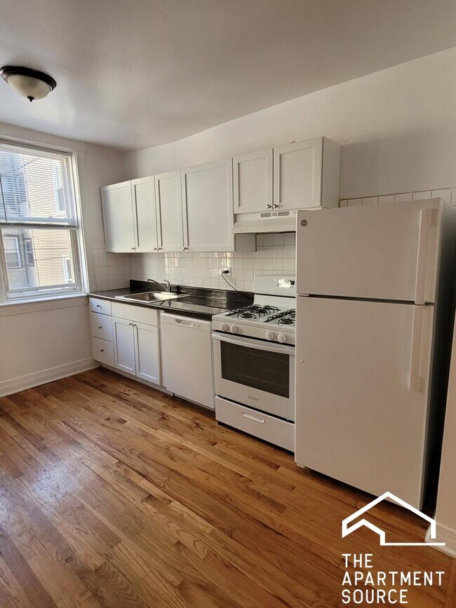 Photo - 5028 N Springfield Ave Unit 3W
