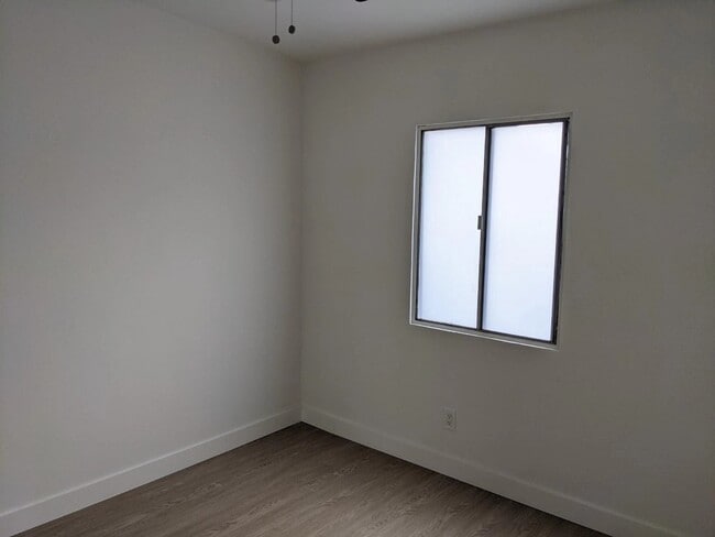 1248 N Las Palmas Ave Unit 6