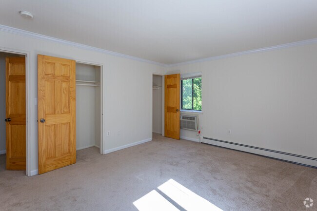 2BR,2BA - 849SF - Master Bedroom