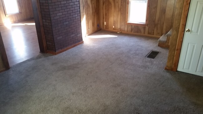 Photo - 315 S Maple St