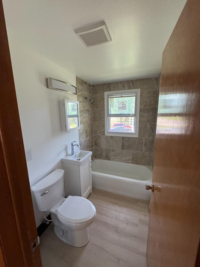 Photo - 969 Gail Ave