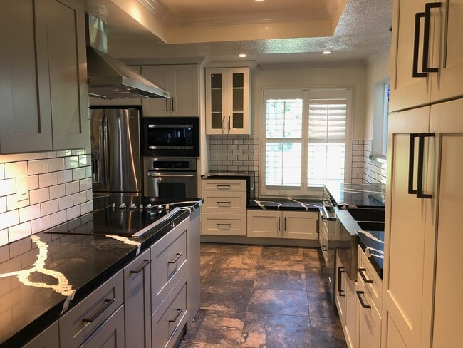 Photo - 5125 Willowview Ct