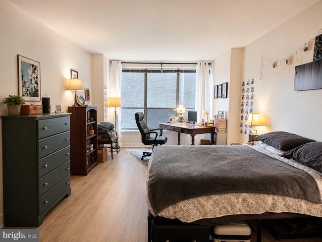 Photo - 224 W Rittenhouse Square Unidad 401