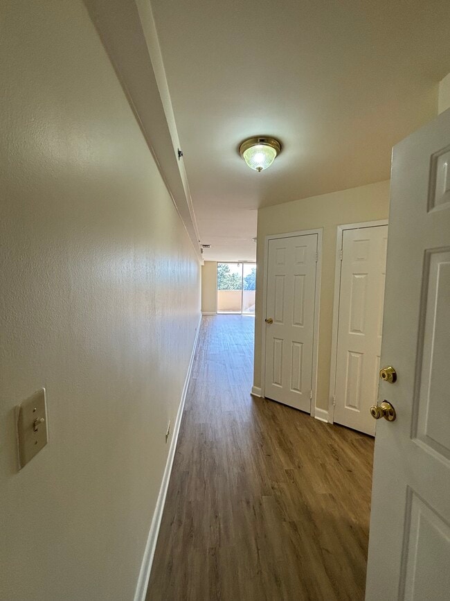 Building Photo - 1501 Clairmont Rd Unit 828