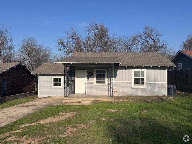 Building Photo - 2818 NW 31st St Rental