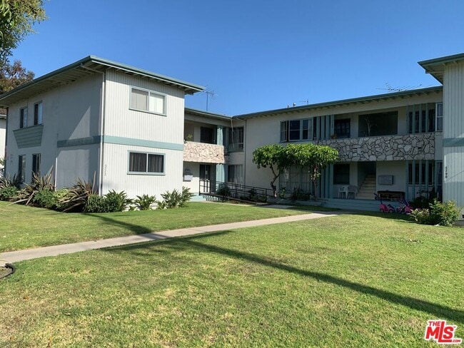 Building Photo - 5784 Corbett St Rental