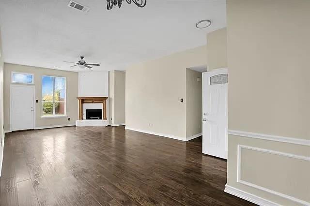 Photo - 827 Cornell Ln