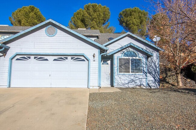 Photo - 2 Story Duplex with Loft & Deck Unidad B