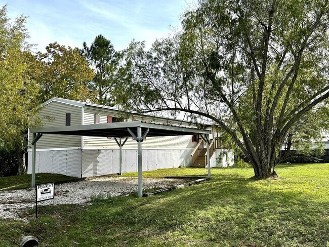 Building Photo - 2413 Salmon St