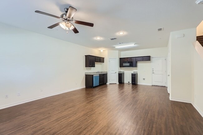 Photo - 1320 Lakecrest Ln