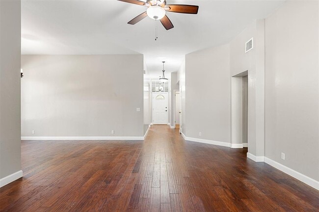 Photo - 6802 Auckland Ct