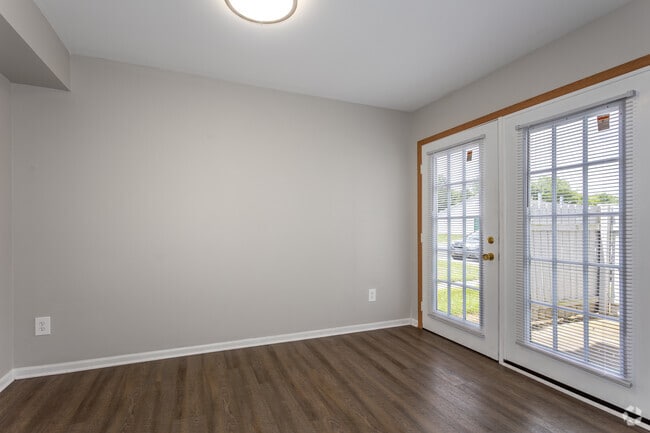 2BR, 1BA - 1,075SF - Townhome - Dining