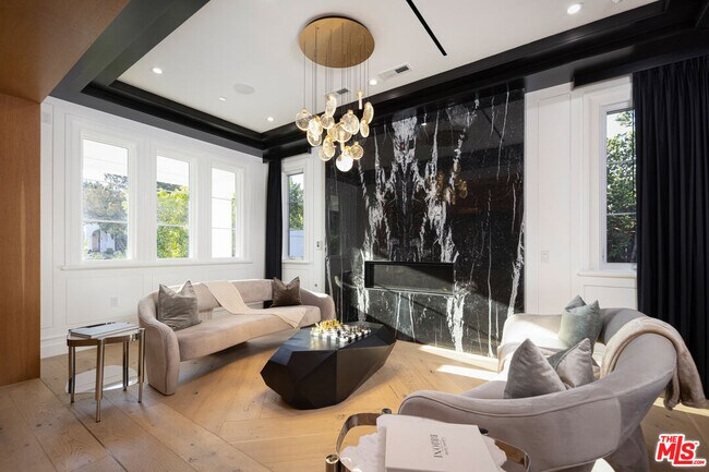 Photo - 806 N Gardner St