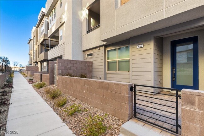 Photo - 655 Sentinel Spire St Townhome