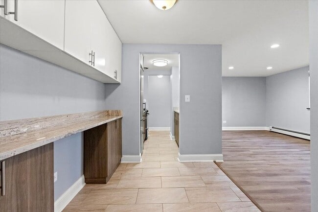 Photo - 541 W Oakdale Ave Unit 102