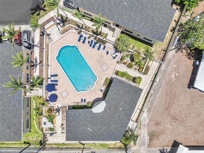 Building Photo - 5800 NE 22nd Way Unit 523