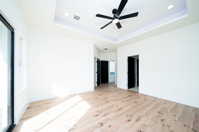 Photo - 2501 Parker Rd