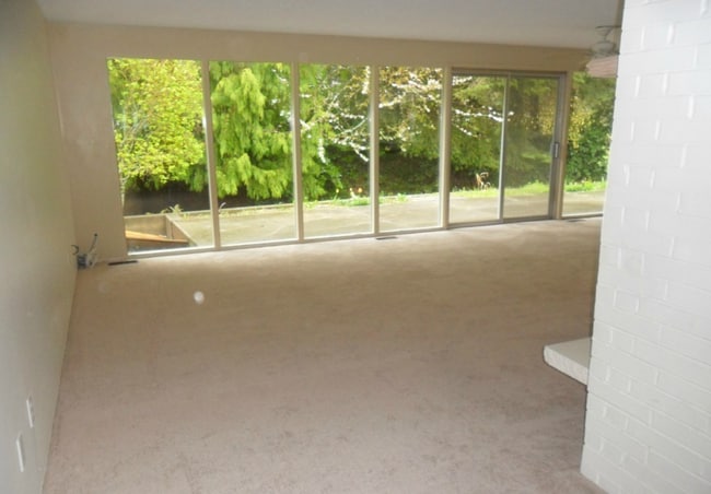Photo - Spacious 4-Bed Tri-Level with 4-Car Garage — Walk to Elementary, Middle & High School