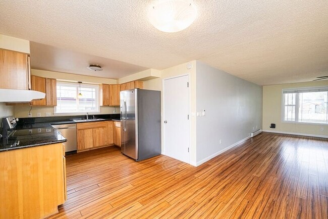 Photo - 7415 SE Center St